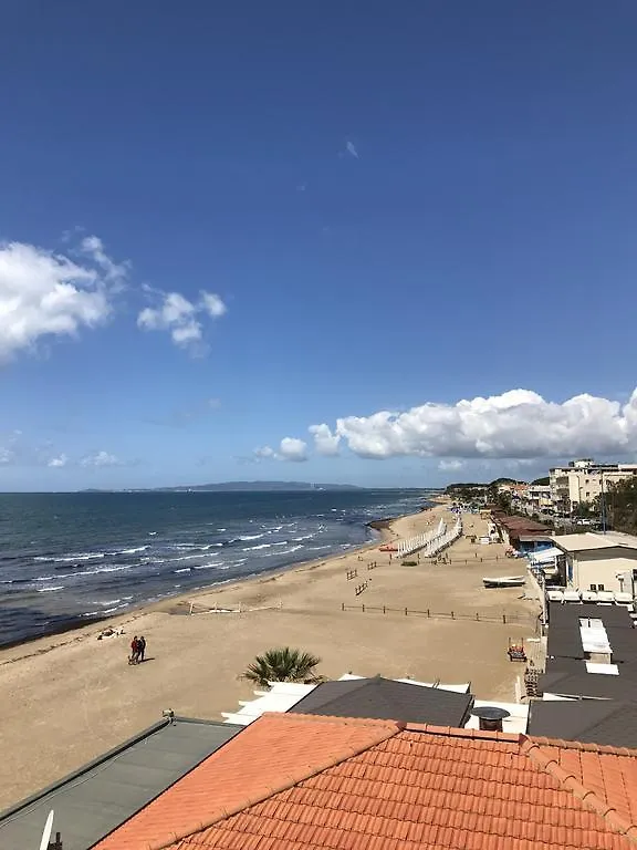 Affittacamere Eden Beach By Mario Hotel Follonica